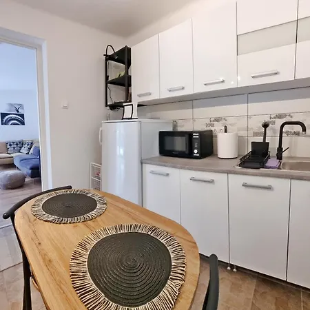 Babérház Hébergement de vacances Balatonudvari